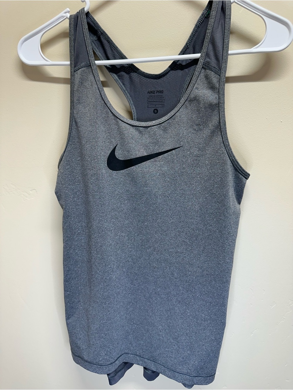 Nike Women’s Small Gray Heather Racerback Tank • NIKE PRO • Large Swoosh